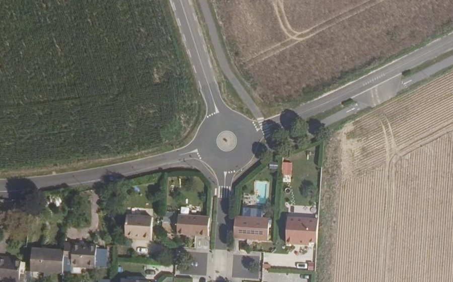 Vue aérienne du Mini-giratoire n°425992280