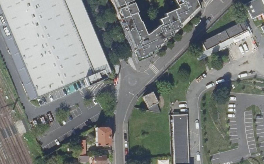 Vue aérienne du Mini-giratoire n°427580539