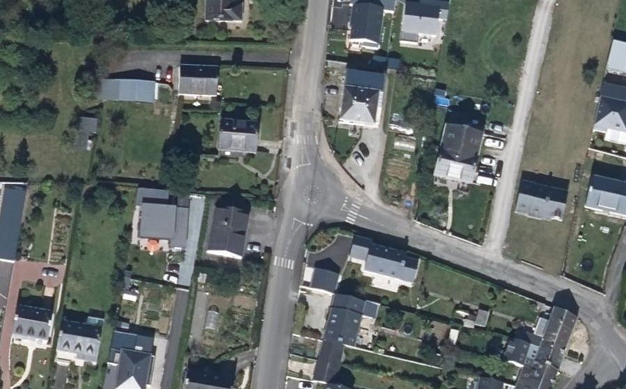 Vue aérienne du Mini-giratoire n°428522508