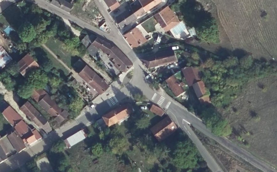 Vue aérienne du Mini-giratoire n°429296850