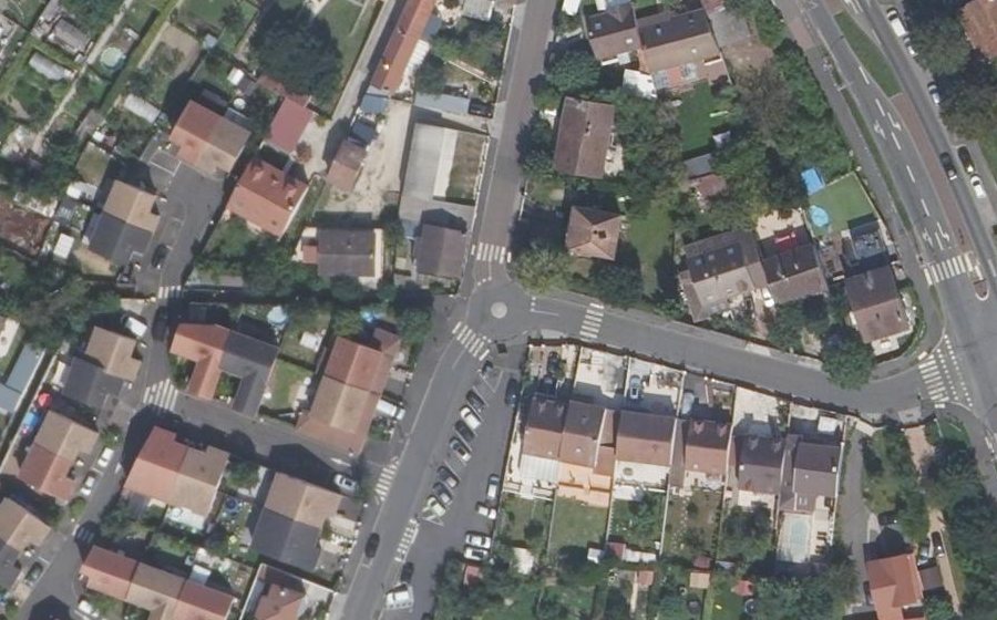 Vue aérienne du Mini-giratoire n°430648163
