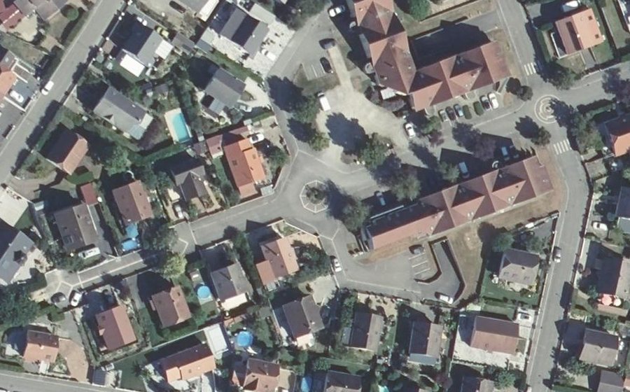 Vue aérienne du Mini-giratoire n°437338332