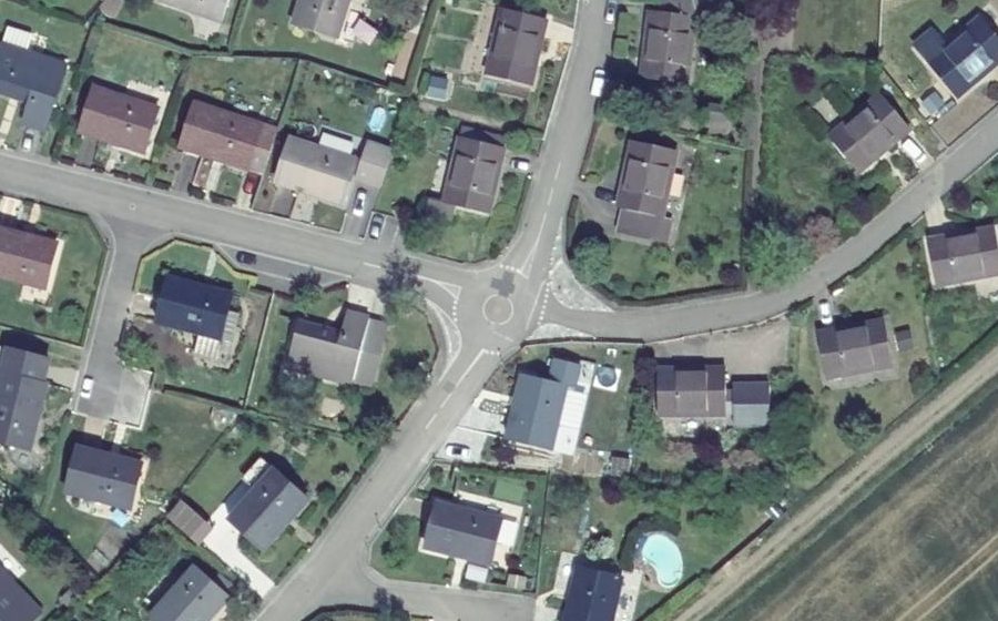 Vue aérienne du Mini-giratoire n°437372983