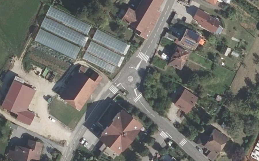 Vue aérienne du Mini-giratoire n°438090683