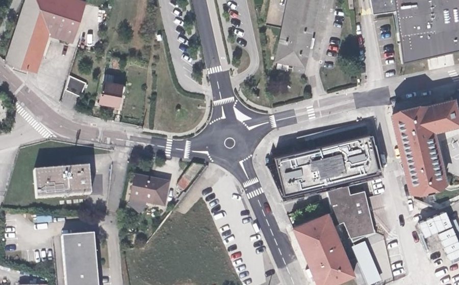 Vue aérienne du Mini-giratoire n°440673544
