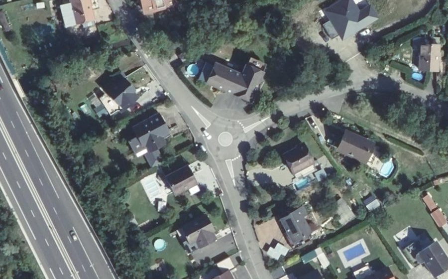 Vue aérienne du Mini-giratoire n°440743405
