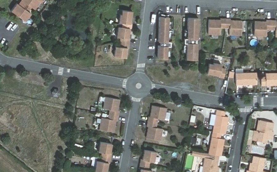 Vue aérienne du Mini-giratoire n°440754548