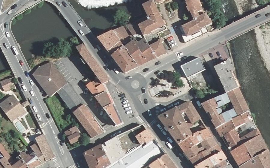 Vue aérienne du Mini-giratoire n°440756302