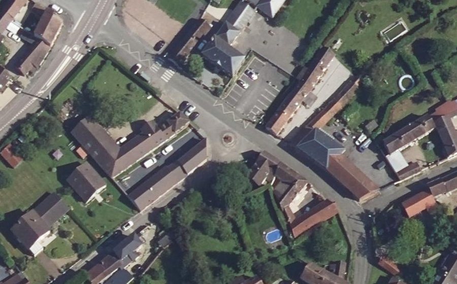 Vue aérienne du Mini-giratoire n°440789070