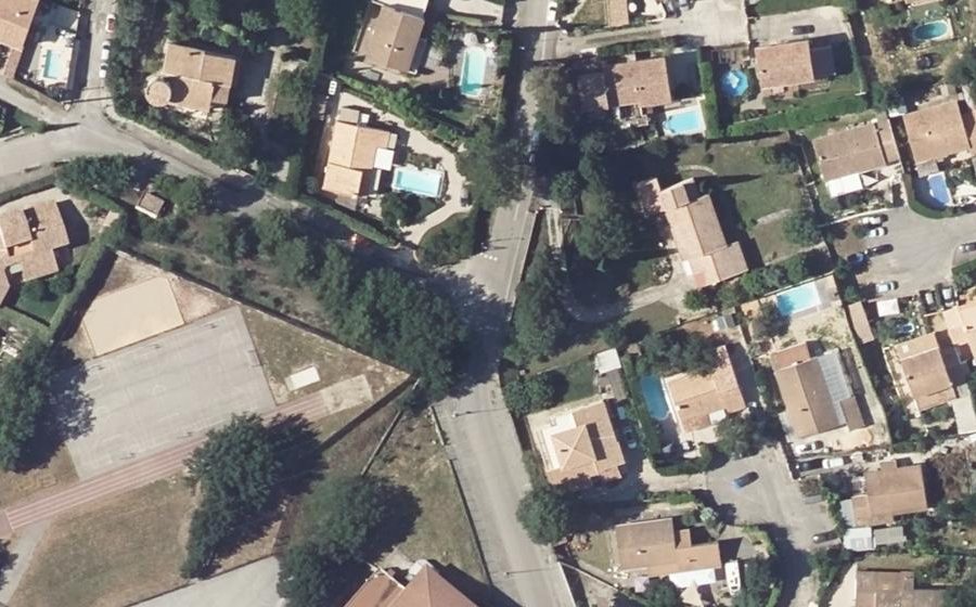Vue aérienne du Mini-giratoire n°442643026