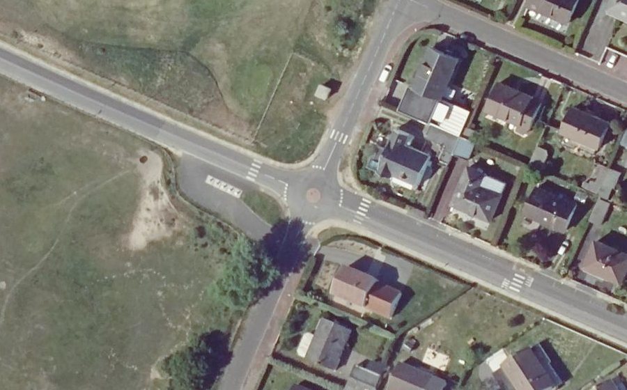 Vue aérienne du Mini-giratoire n°443310361