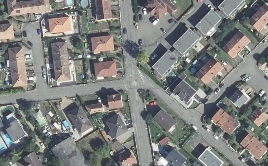 Vue aérienne du Mini-giratoire n°443384645