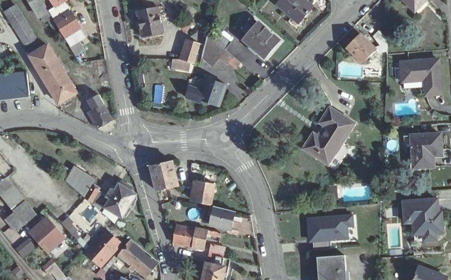 Vue aérienne du Mini-giratoire n°443413179