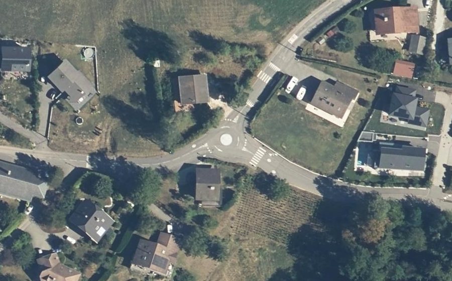 Vue aérienne du Mini-giratoire n°443420959