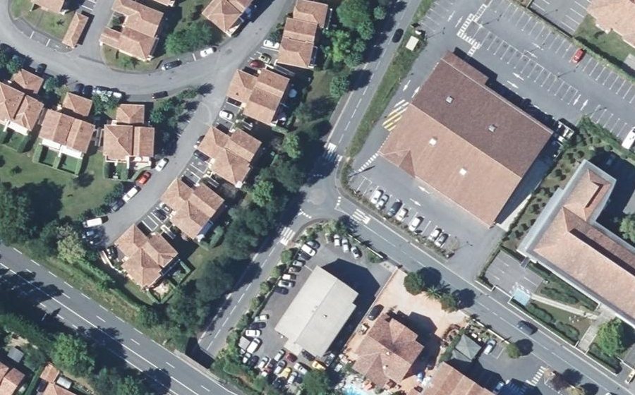 Vue aérienne du Mini-giratoire n°443798477
