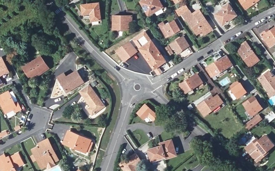 Vue aérienne du Mini-giratoire n°443815070