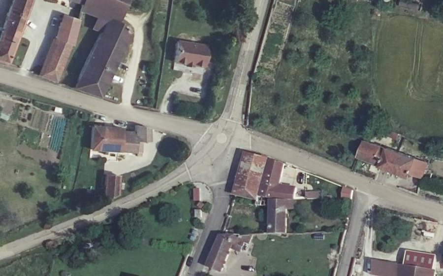 Vue aérienne du Mini-giratoire n°444723037