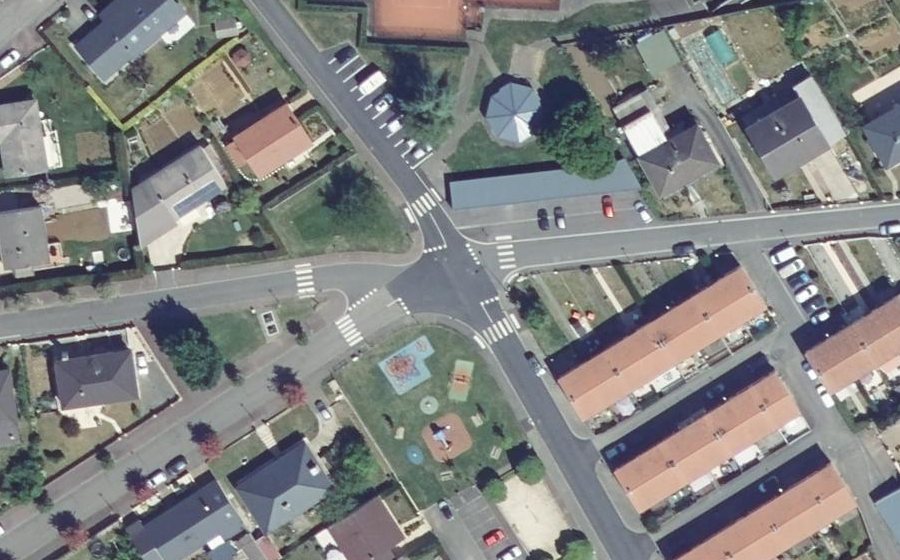 Vue aérienne du Mini-giratoire n°445017229