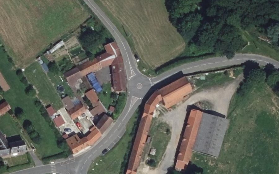 Vue aérienne du Mini-giratoire n°445844036