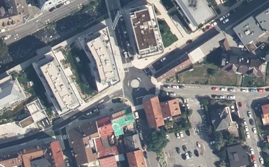 Vue aérienne du Mini-giratoire n°454344832