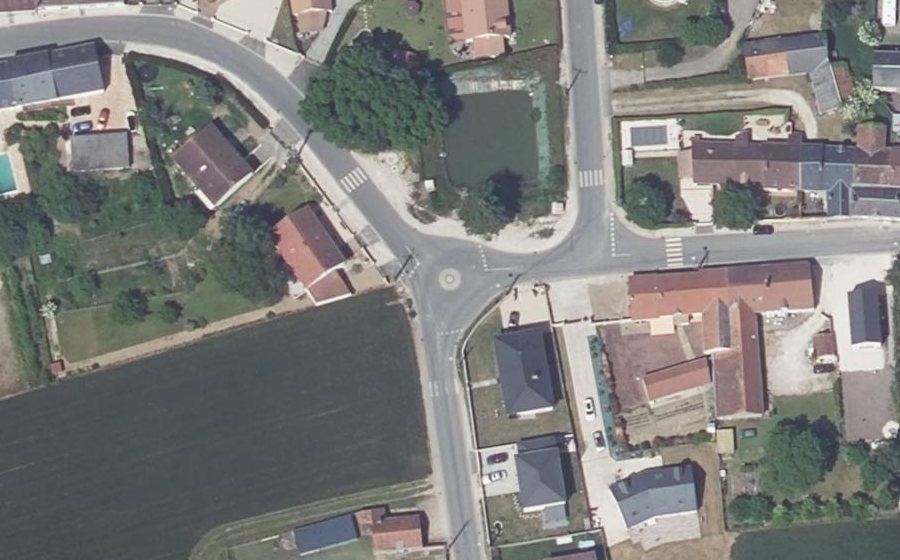 Vue aérienne du Mini-giratoire n°459808092