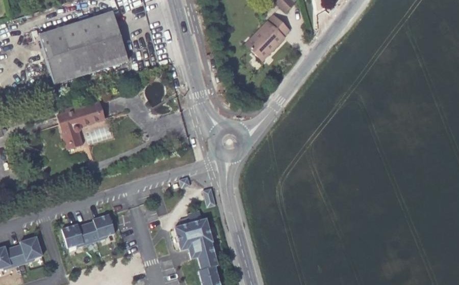 Vue aérienne du Mini-giratoire n°459808136