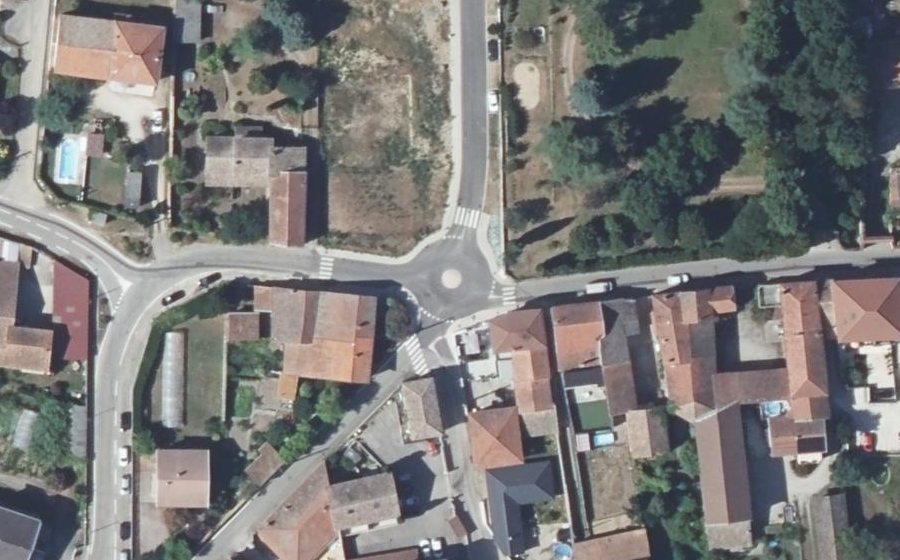 Vue aérienne du Mini-giratoire n°464586002