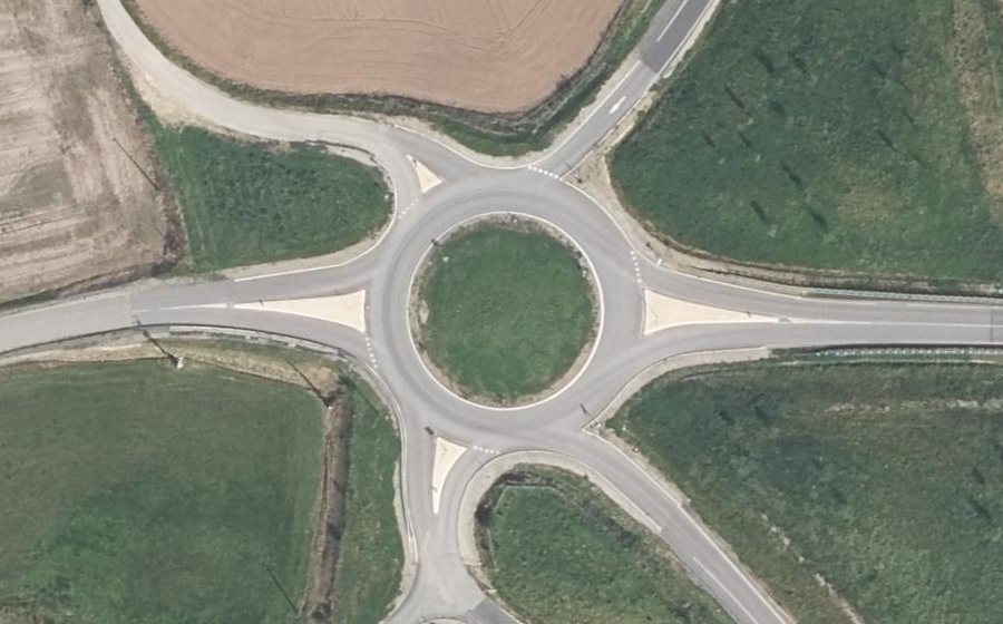 Vue aérienne du Rond-point anonyme n°1004662380