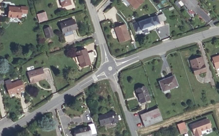 Vue aérienne du Mini-giratoire n°469095039
