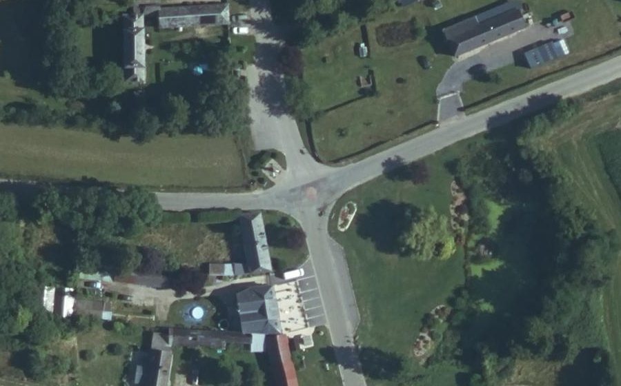 Vue aérienne du Mini-giratoire n°469111216
