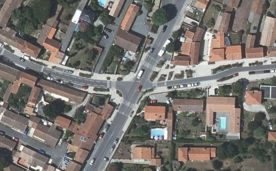 Vue aérienne du Mini-giratoire n°471528146
