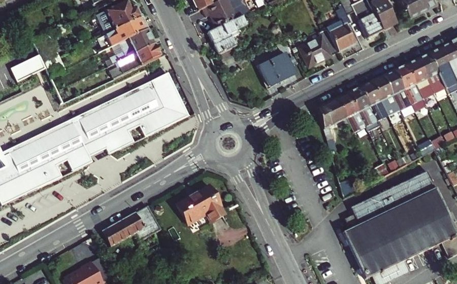 Vue aérienne du Mini-giratoire n°471805893