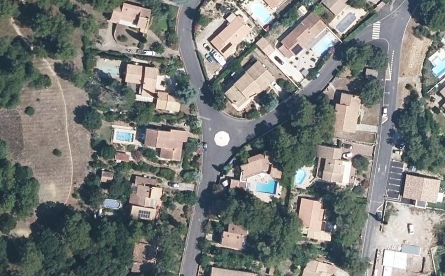 Vue aérienne du Mini-giratoire n°471847275
