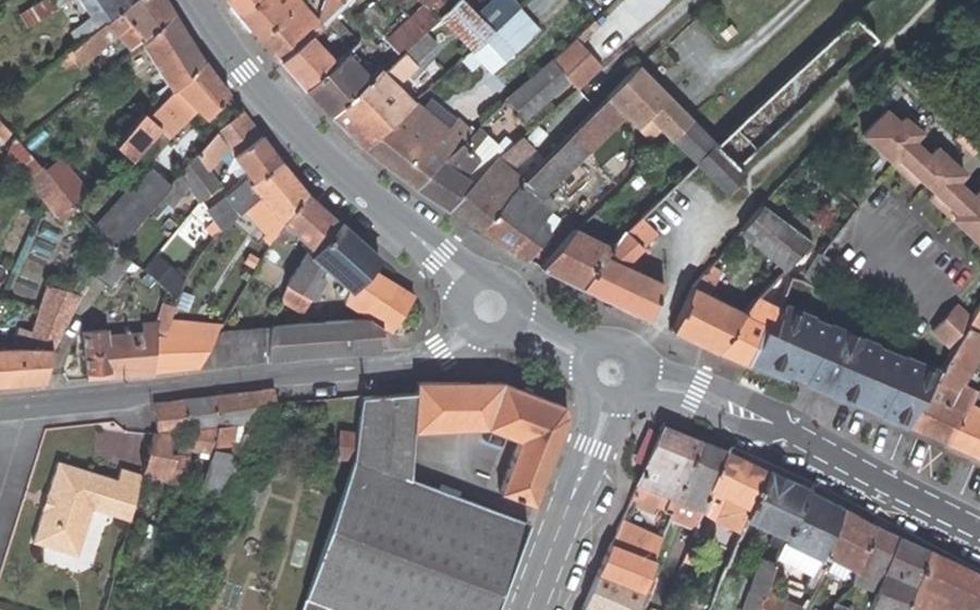 Vue aérienne du Mini-giratoire n°471855360