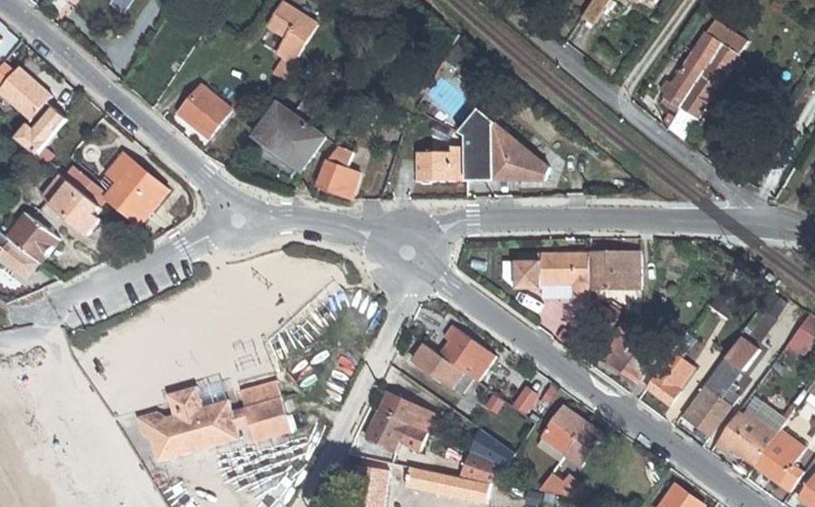 Vue aérienne du Mini-giratoire n°474790643