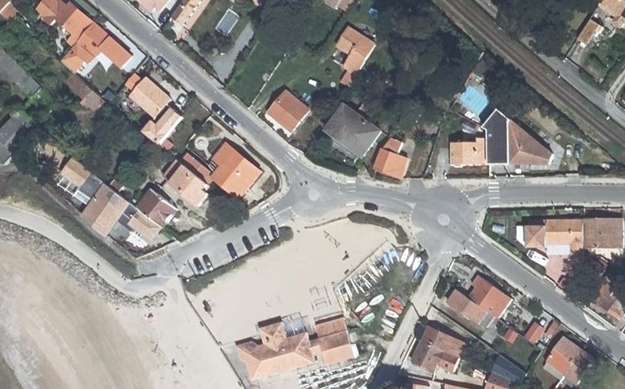 Vue aérienne du Mini-giratoire n°474790680