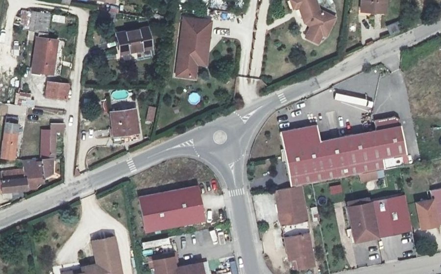 Vue aérienne du Mini-giratoire n°475344682