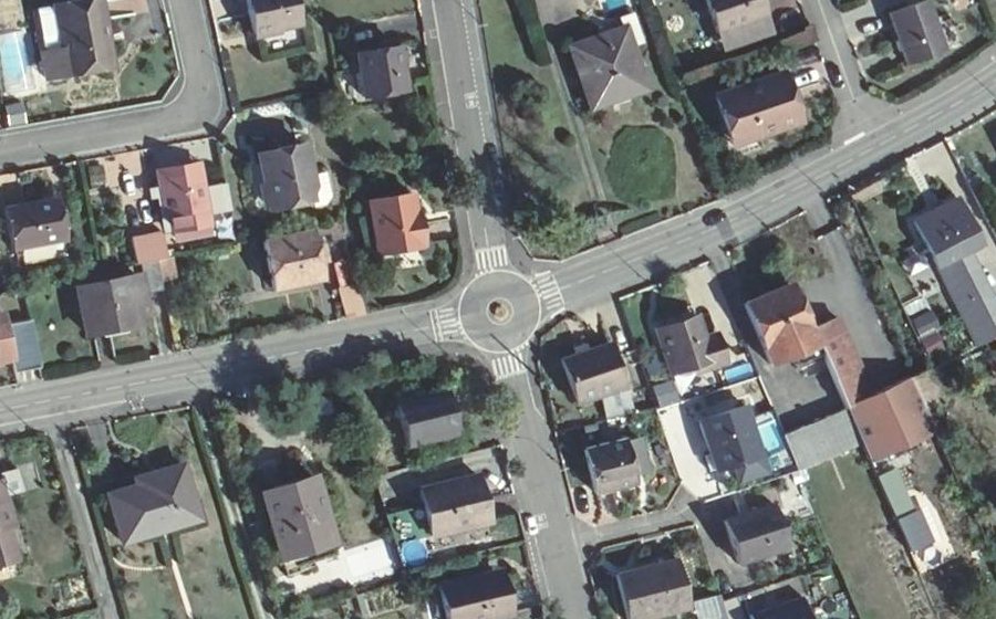 Vue aérienne du Mini-giratoire n°476440317