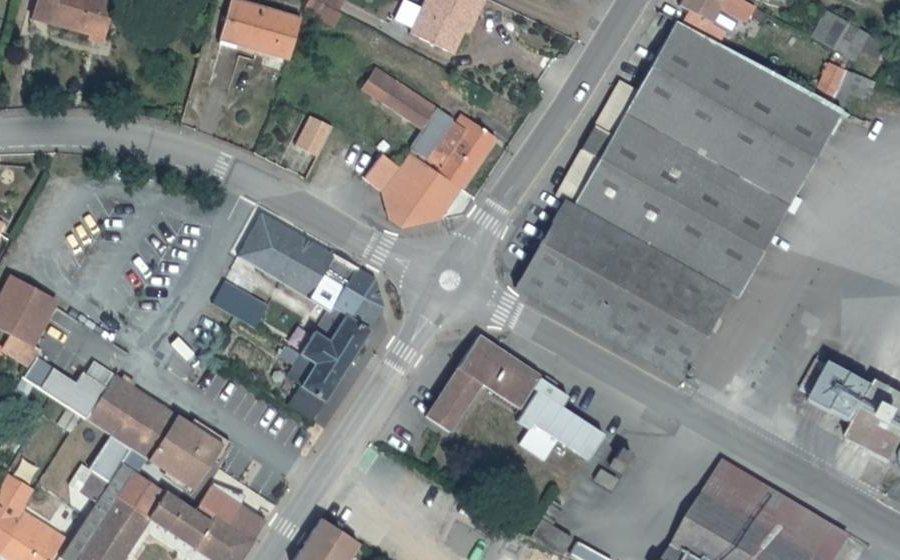 Vue aérienne du Mini-giratoire n°476480312