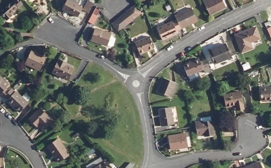 Vue aérienne du Mini-giratoire n°476910590