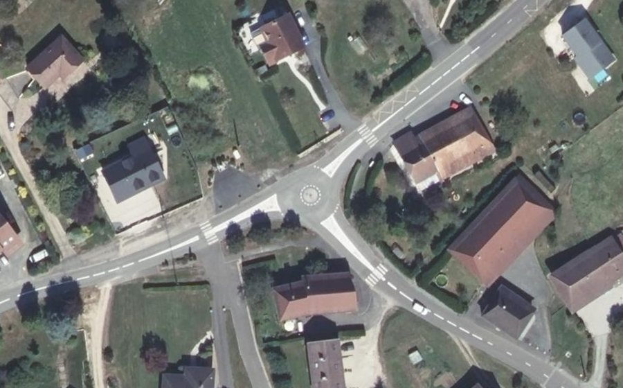 Vue aérienne du Mini-giratoire n°476920522