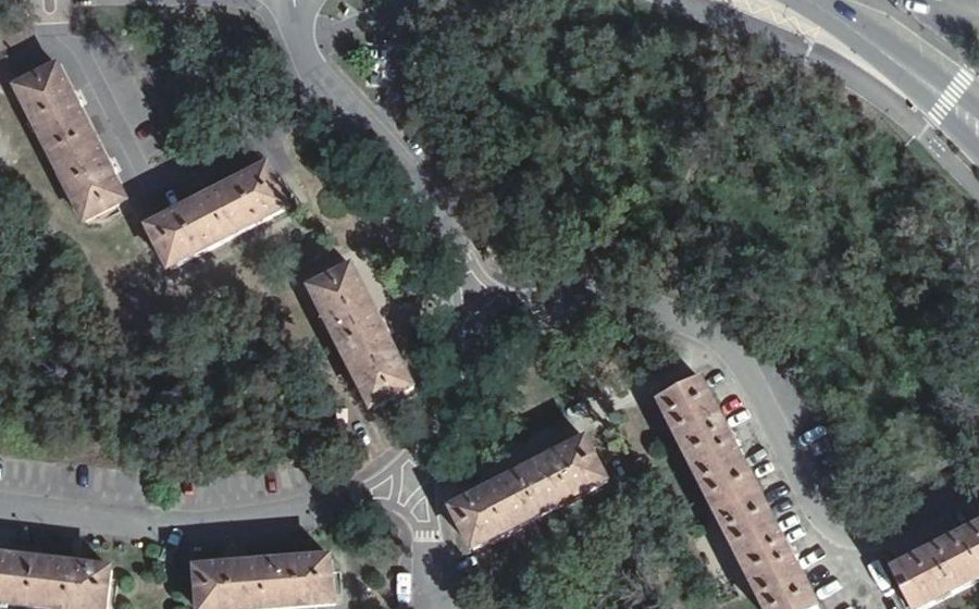 Vue aérienne du Mini-giratoire n°477555603
