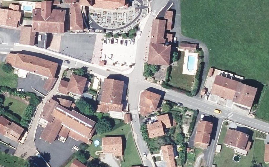 Vue aérienne du Mini-giratoire n°478837596