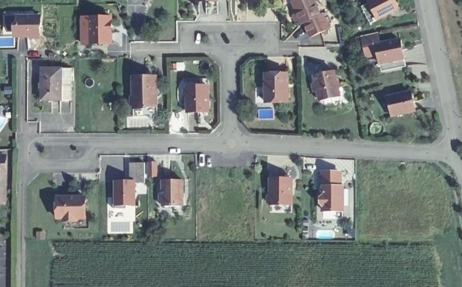 Vue aérienne du Mini-giratoire n°480323072