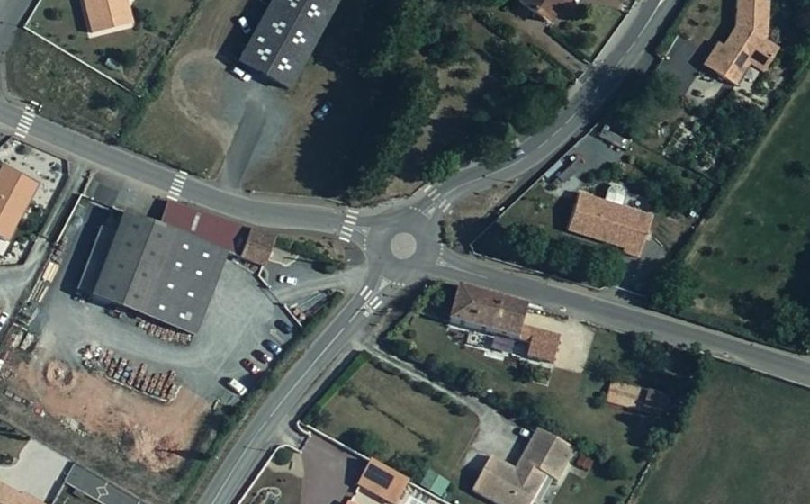 Vue aérienne du Mini-giratoire n°480336526
