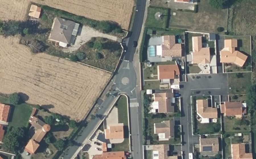 Vue aérienne du Mini-giratoire n°480669948