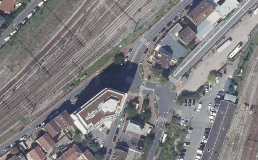 Vue aérienne du Mini-giratoire n°482840655