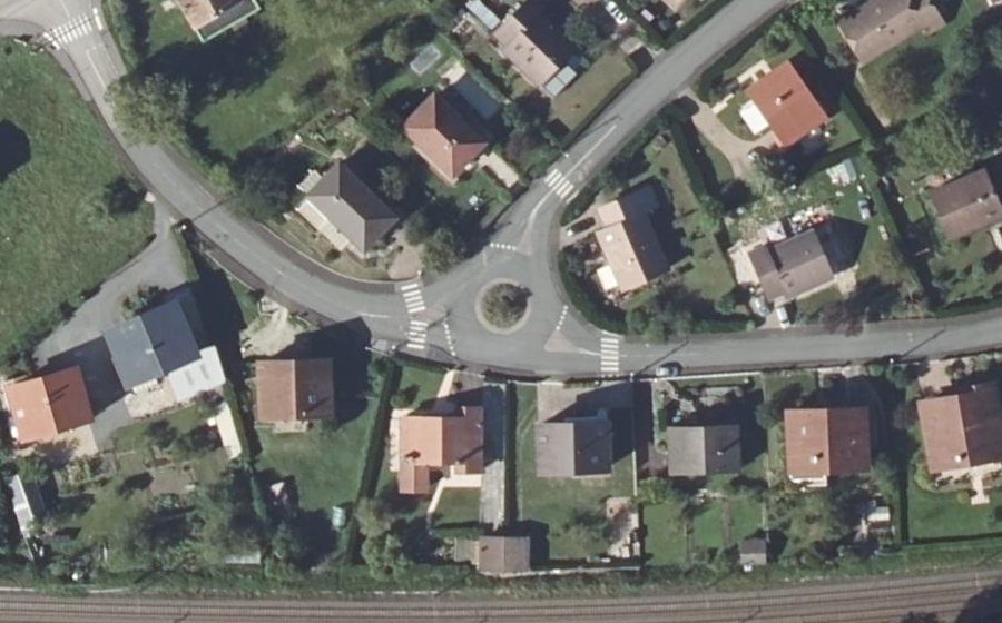 Vue aérienne du Mini-giratoire n°483530936