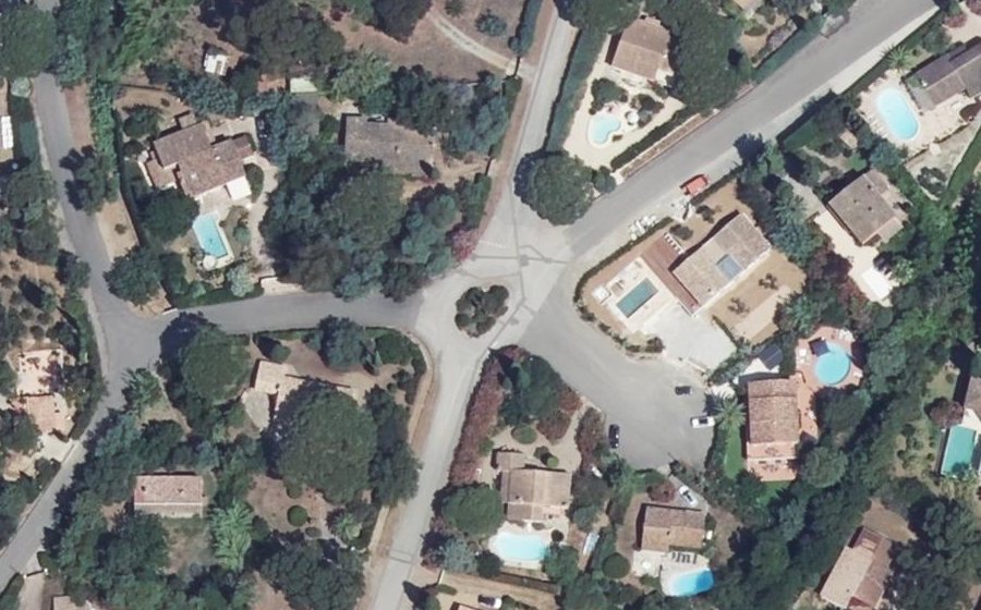 Vue aérienne du Mini-giratoire n°483703341