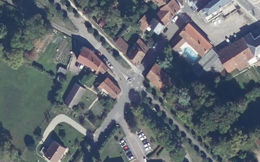 Vue aérienne du Mini-giratoire n°485608556
